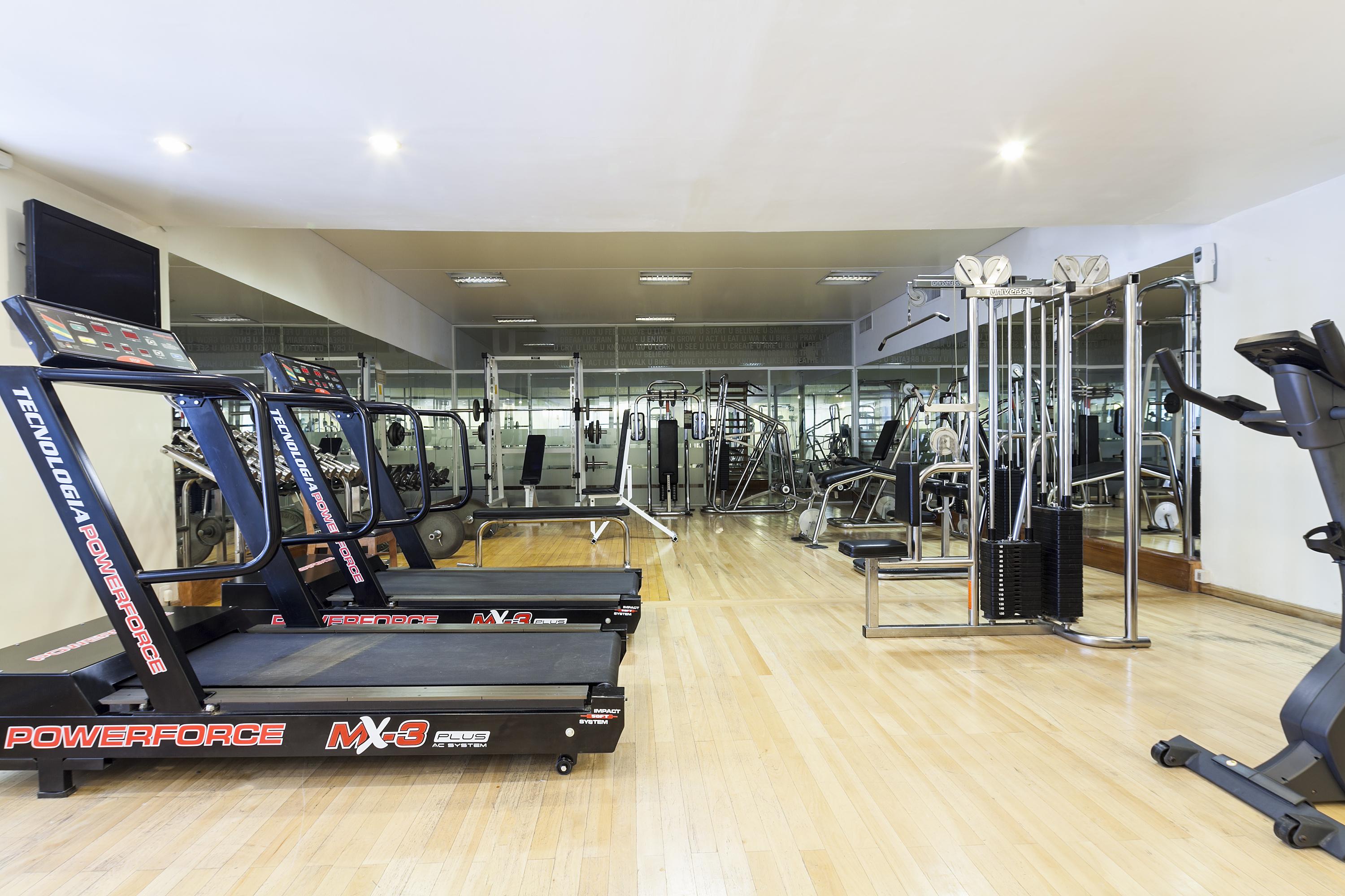 クラリッジ ホテル ブエノスアイレス エクステリア 写真 The gym at the hotel